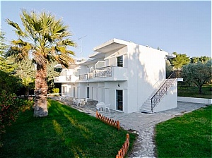  Villa Bianca Studios 