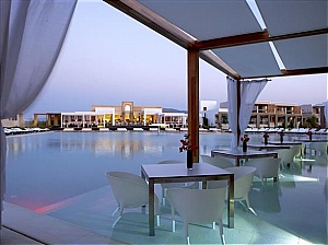  Pelagos Suites Hotel 4*