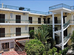  Karyatides Hotel 2*