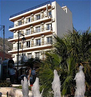  Mitzithras Hotel 2*